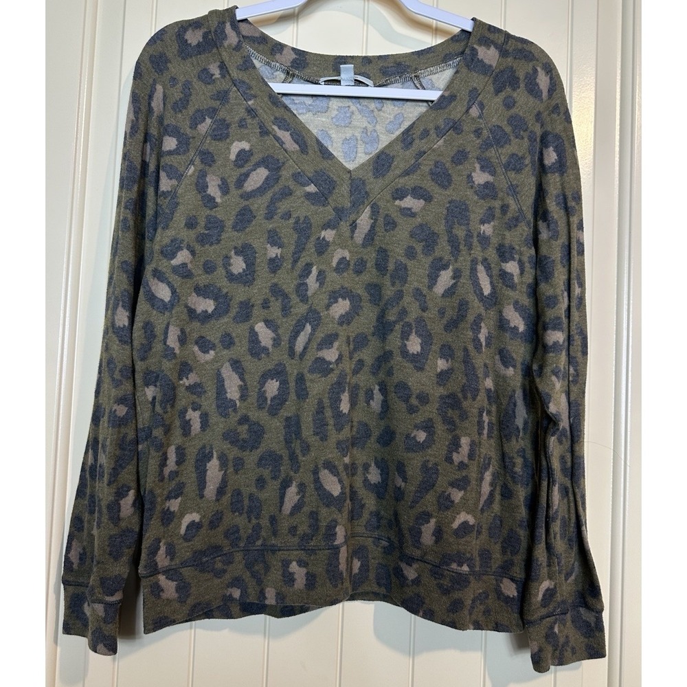 Gaze Leopard print long‎ sleeve lightweight knit v-neck top sz M casual school